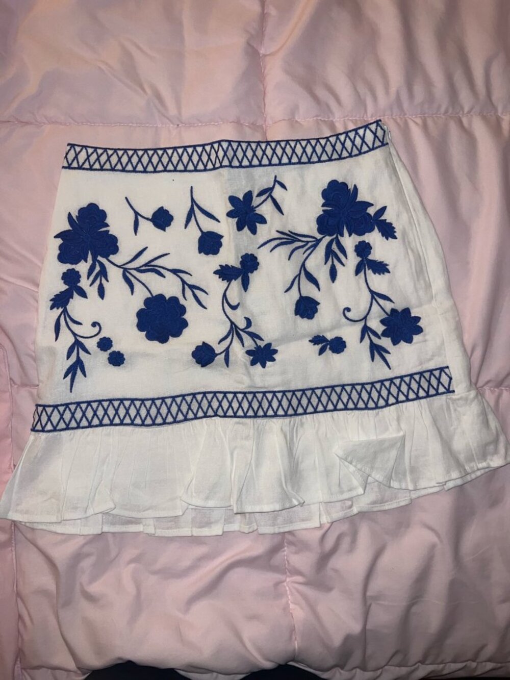 Francesca's White Blue Floral Embroidered Ruffle Skirt | Medium | NWT